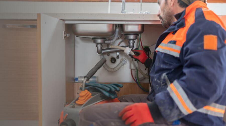 Professional tankless water heater installation services in El Paso, IL